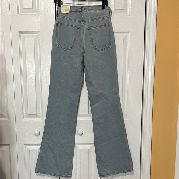 Universal Thread Light Wash Flared Leg Jeans - Picture 4 of 4